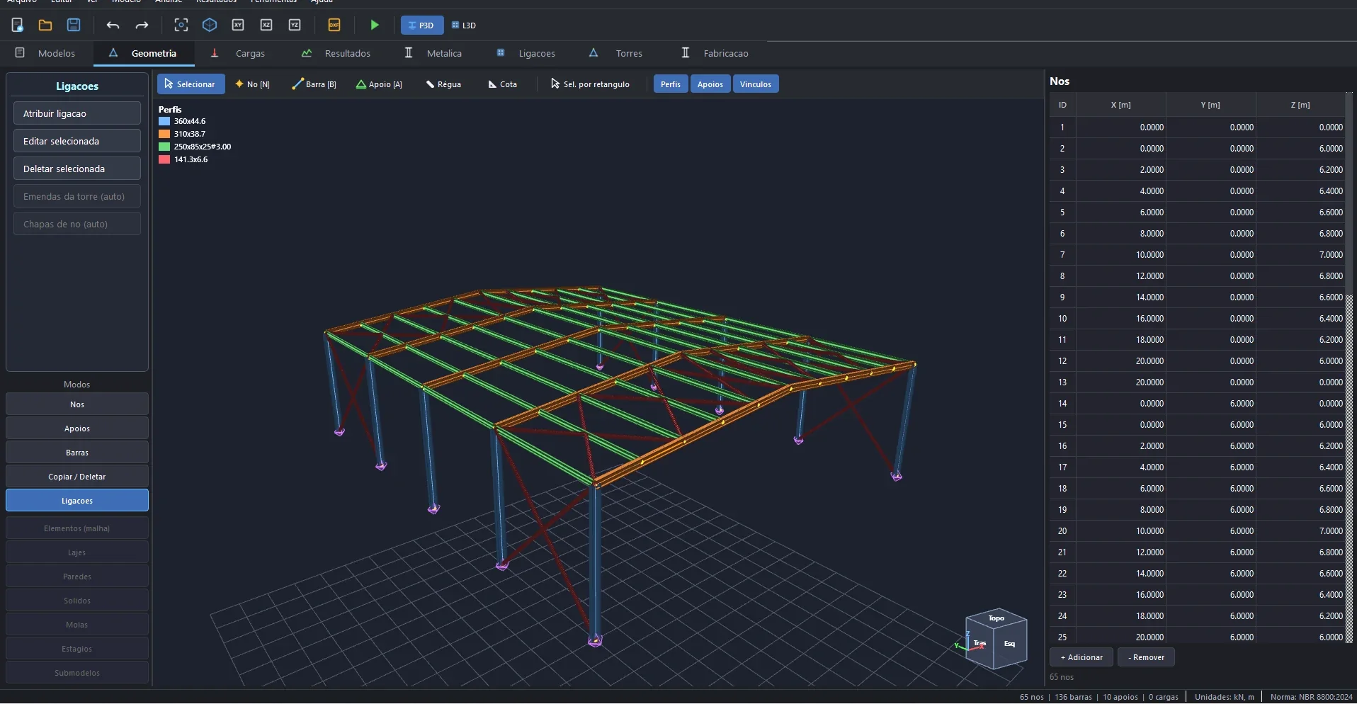 Modelo 3D de um galpão metálico na aba Geometria, com perfis coloridos por seção e a tabela de nós ao lado.